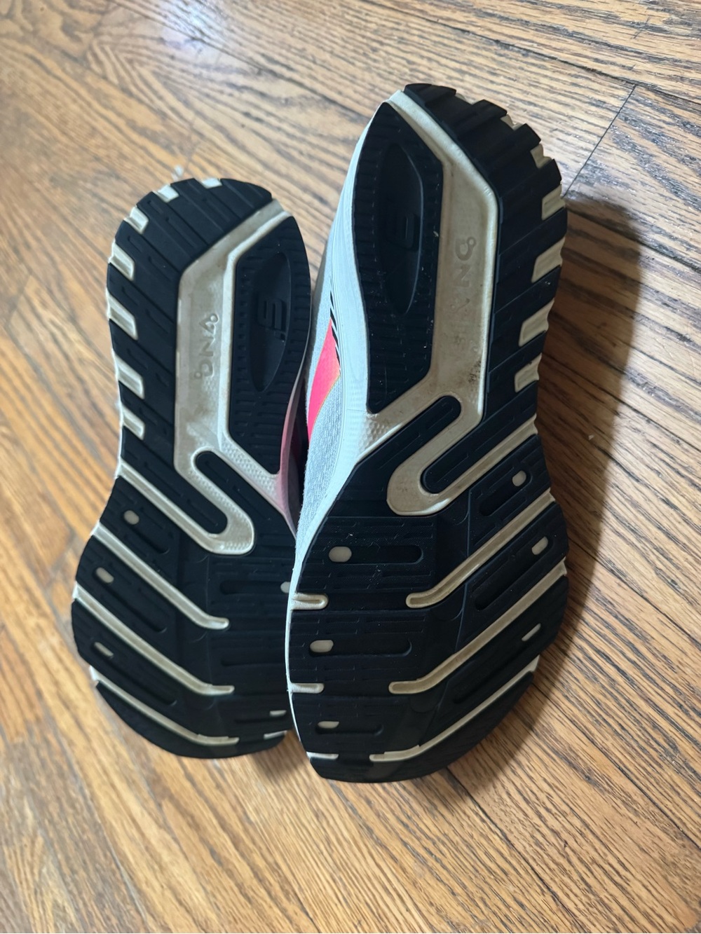 Brooks Women’s Running Shoes - Light Gray with Pink and Orange Accent 9.5 - Picture 6 of 6